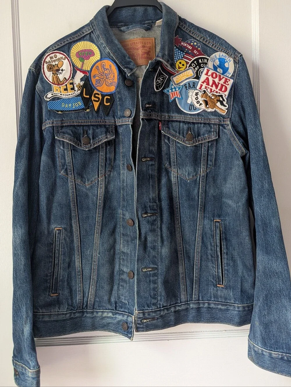 Levis Limited Edition Patched Denim Trucker Jacket Mens Size Large